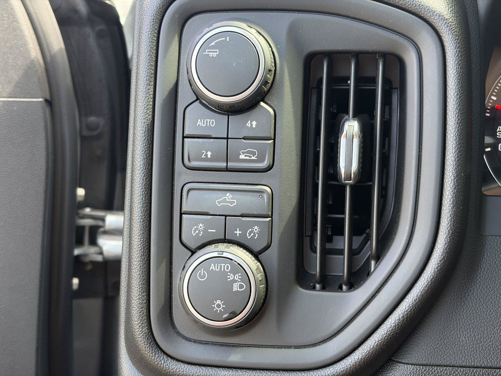 Certified 2026 Chevrolet Silverado 1500 Custom w/ Turbomax Blackout Package AWD/4WD image 29