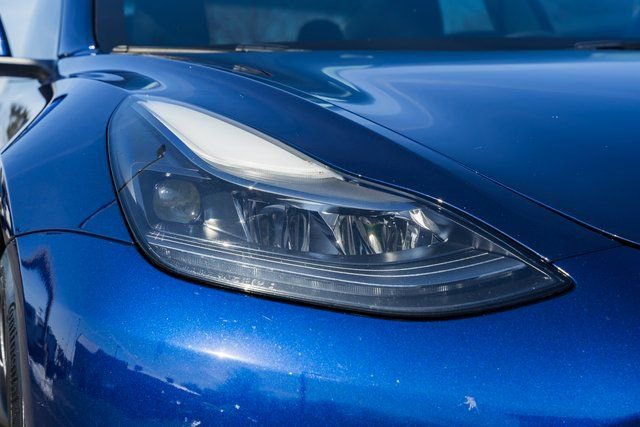 Used 2023 Tesla Model 3 Performance image 27