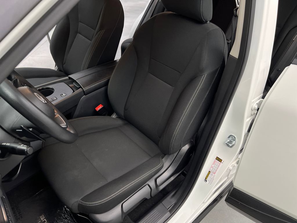 Used 2024 Nissan Rogue S FWD image 9