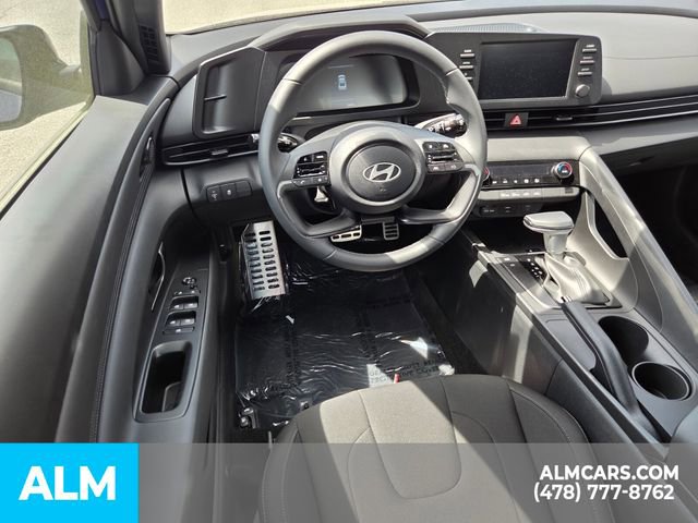 Used 2025 Hyundai Elantra Sport image 5