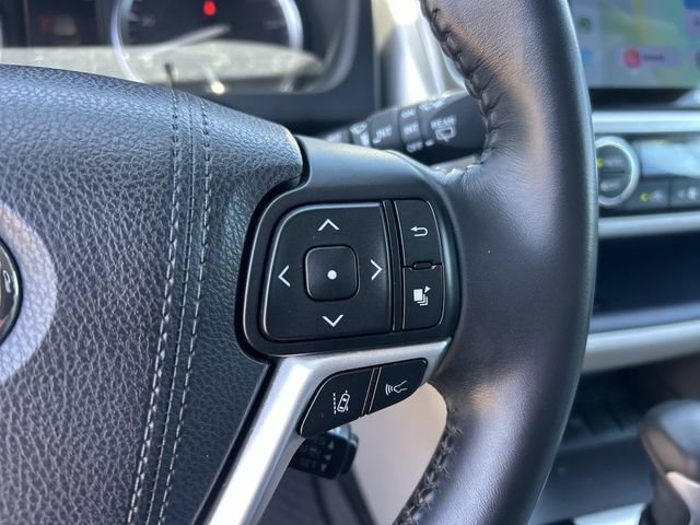 Used 2018 Toyota Highlander XLE w/ Carpet Mat Package (TMS) FWD image 24