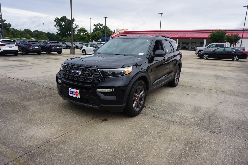 Used 2021 Ford Explorer XLT w/ Equipment Group 202A RWD image 25