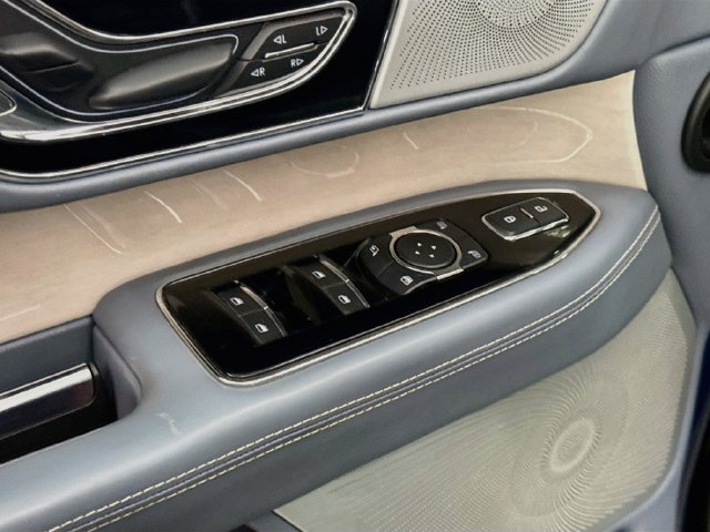 Used 2019 Lincoln Navigator Black Label AWD/4WD image 18