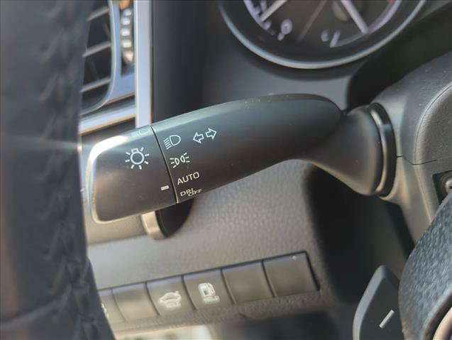 Used 2023 Toyota Camry SE FWD image 15
