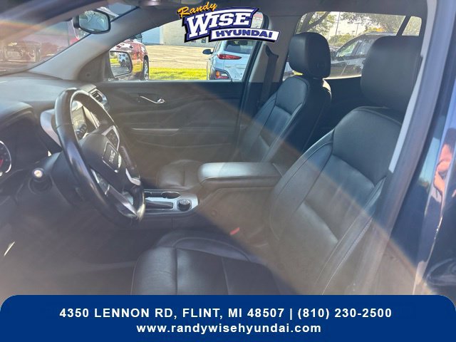 Used 2019 GMC Acadia SLT w/ LPO, Cargo Package AWD/4WD image 15
