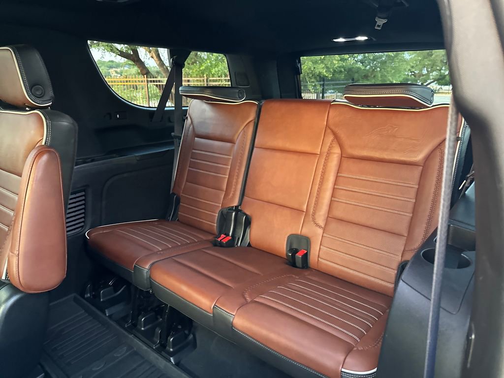 Used 2023 GMC Yukon XL Denali Ultimate AWD/4WD image 39