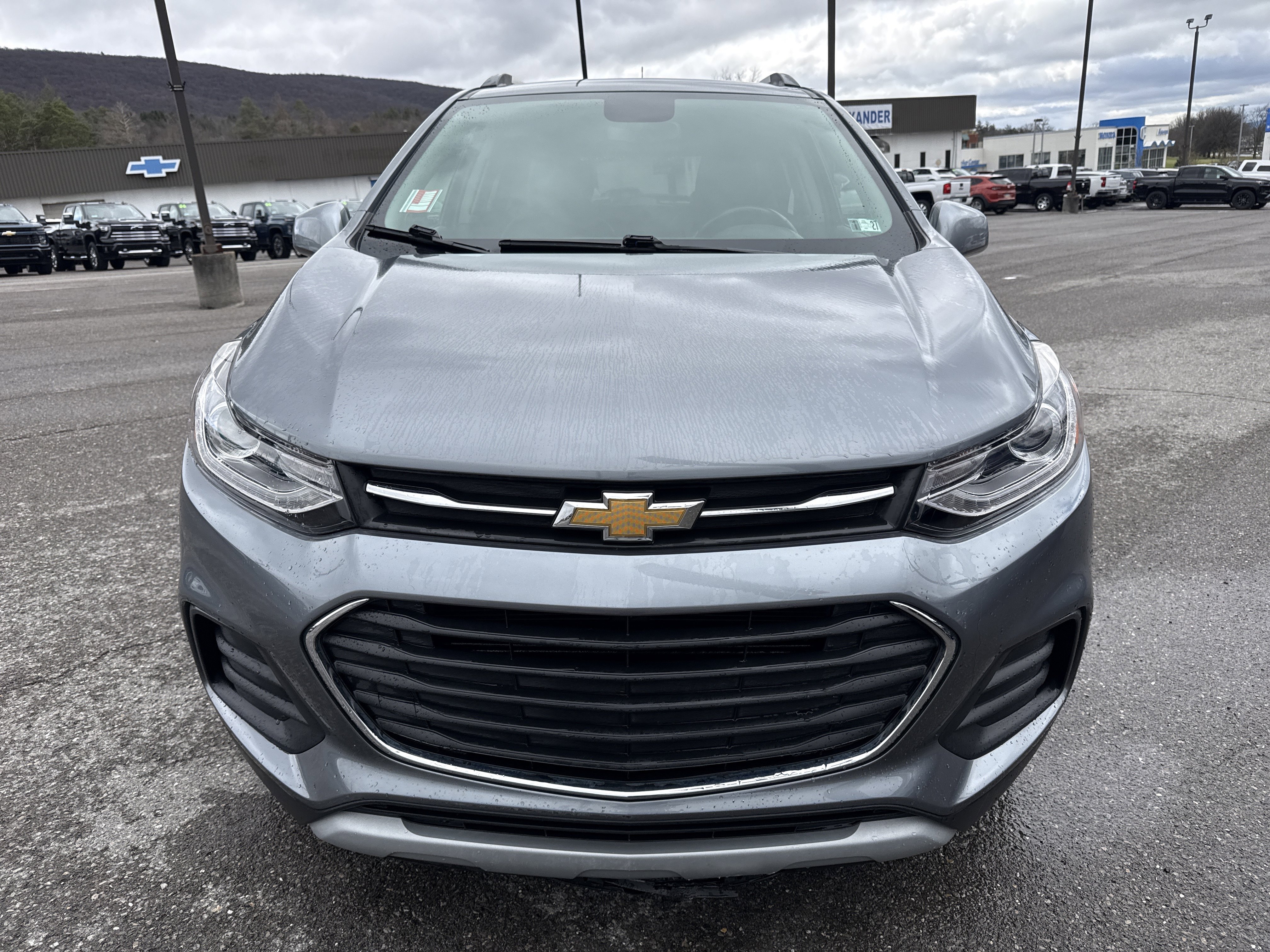 Used 2019 Chevrolet Trax LT w/ LT Convenience Package image 9