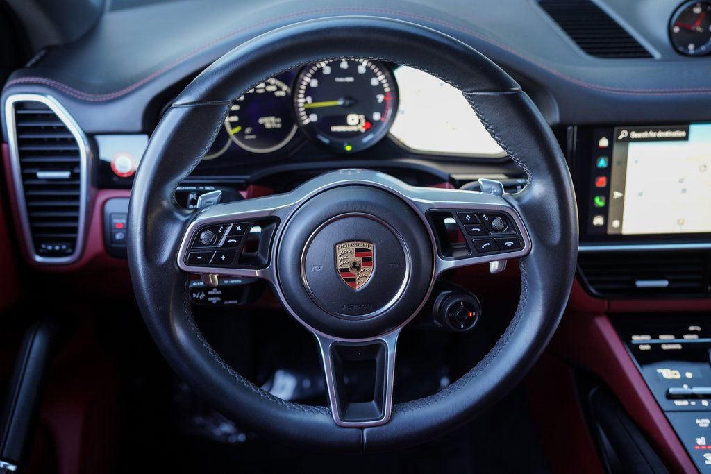 Used 2023 Porsche Cayenne Platinum Edition image 28