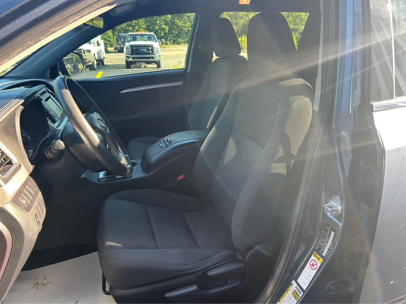 Used 2018 Toyota Highlander LE FWD image 42