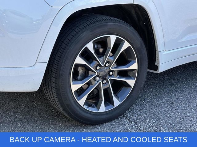 Used 2024 Jeep Grand Cherokee Overland w/ Luxury Tech Group IV AWD/4WD image 6