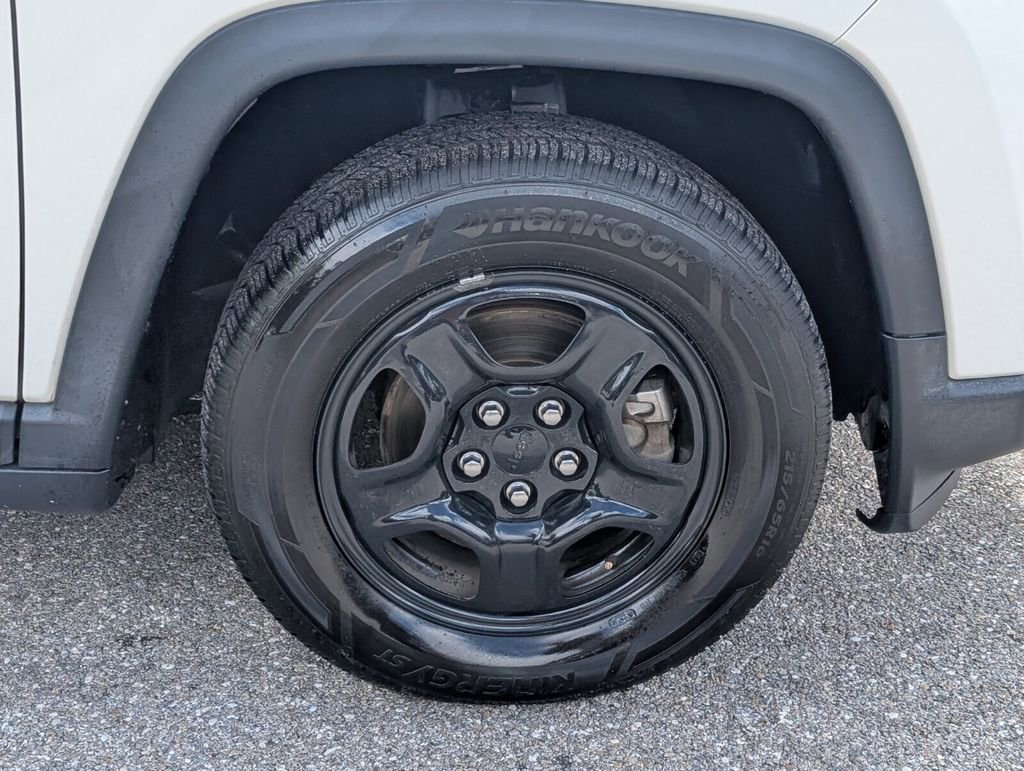 Used 2018 Jeep Compass Sport image 9