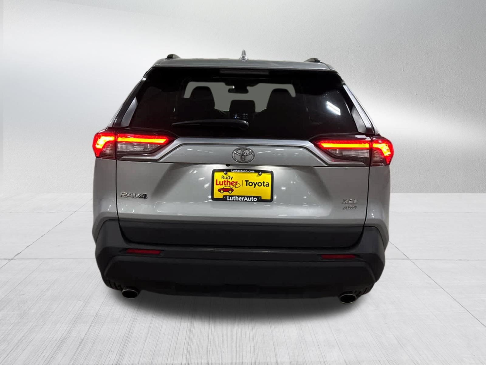 Used 2025 Toyota RAV4 XLE AWD/4WD image 5