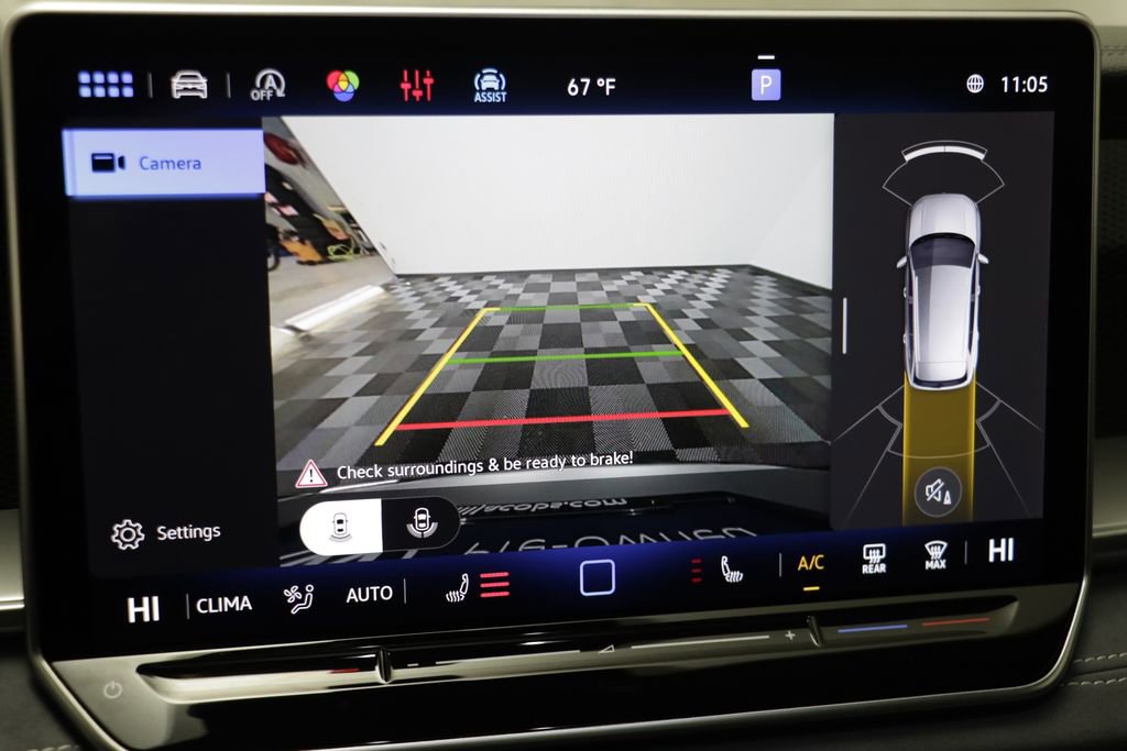 Used 2025 Volkswagen Tiguan SE R-Line AWD/4WD image 9