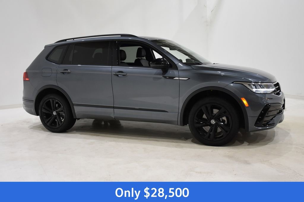 Used 2024 Volkswagen Tiguan SE R-Line image 3