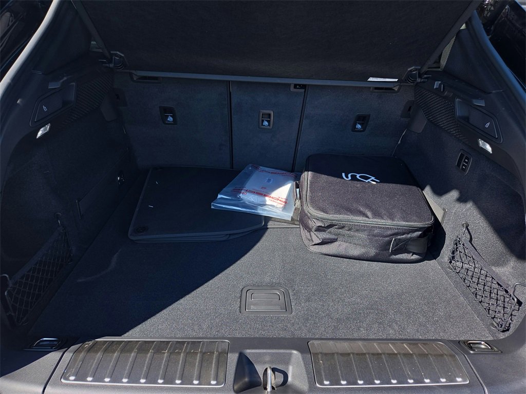 New 2025 Porsche Macan 4S Electric image 32