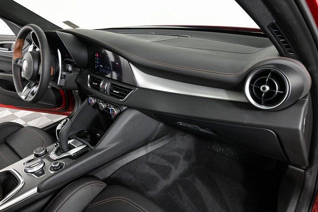 New 2025 Alfa Romeo Giulia w/ Driving Assist Package RWD image 26