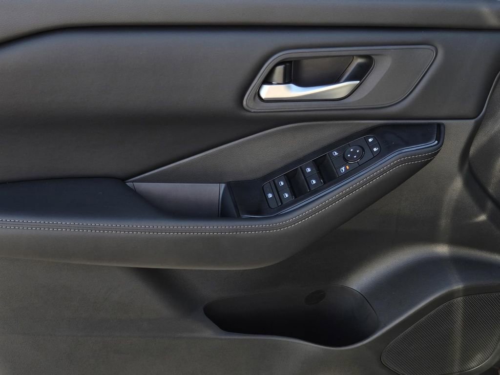 New 2026 Nissan Rogue SV image 17