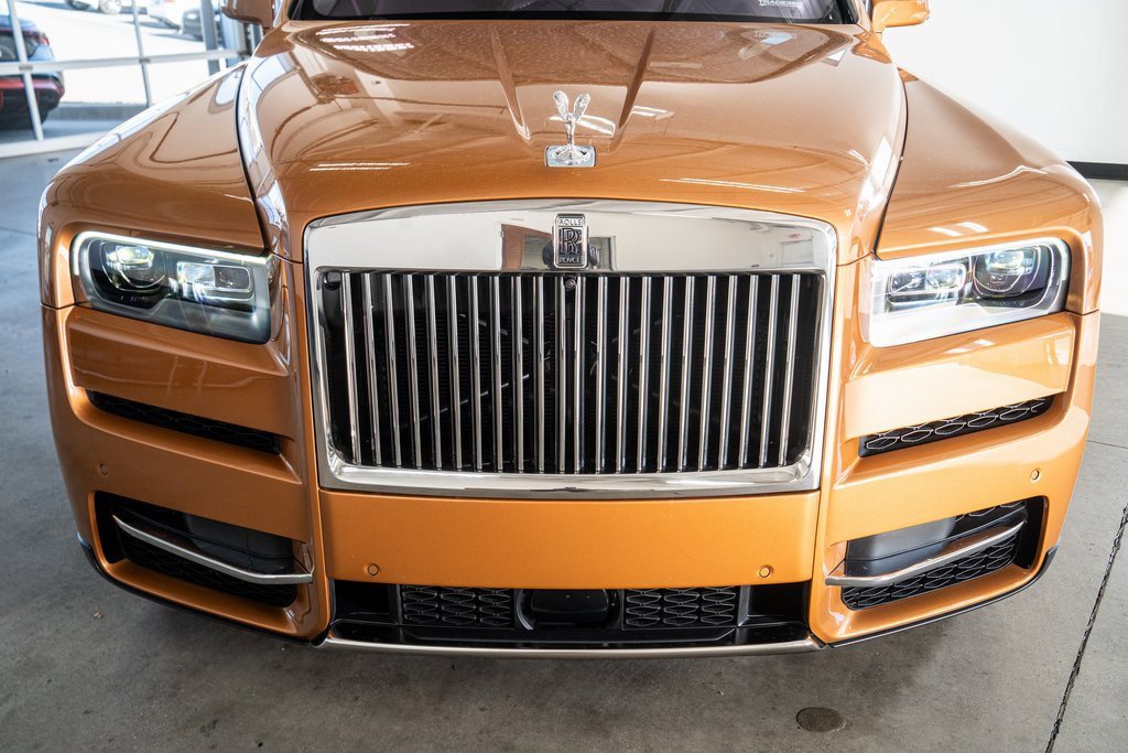 Used 2023 Rolls-Royce Cullinan w/ Cullinan Package image 16