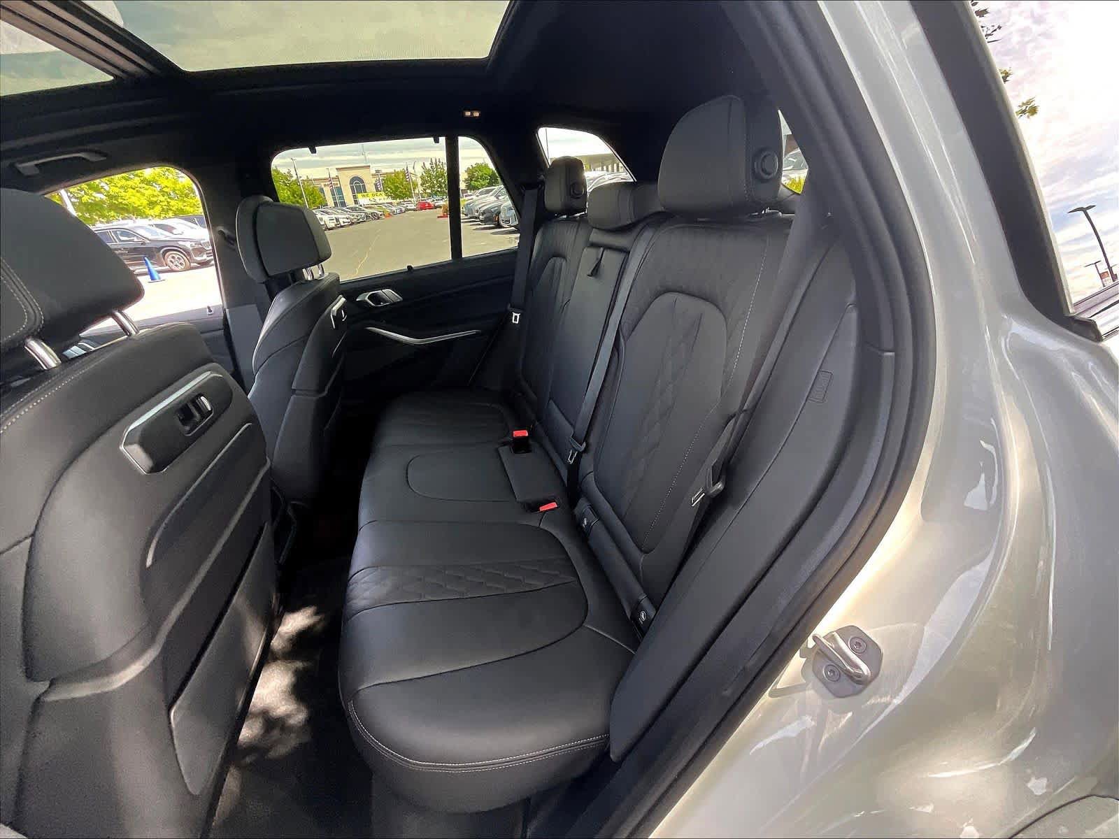 Used 2025 BMW X5 M60i AWD/4WD image 29