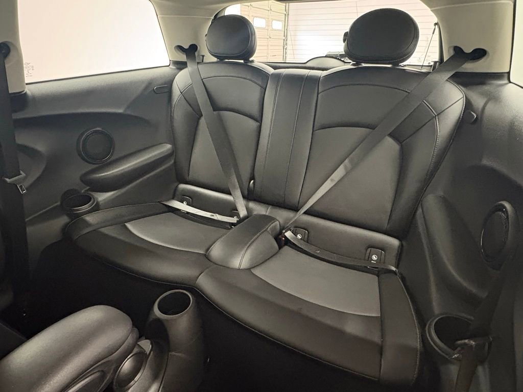 Used 2017 MINI Cooper 2-Door Hardtop image 18