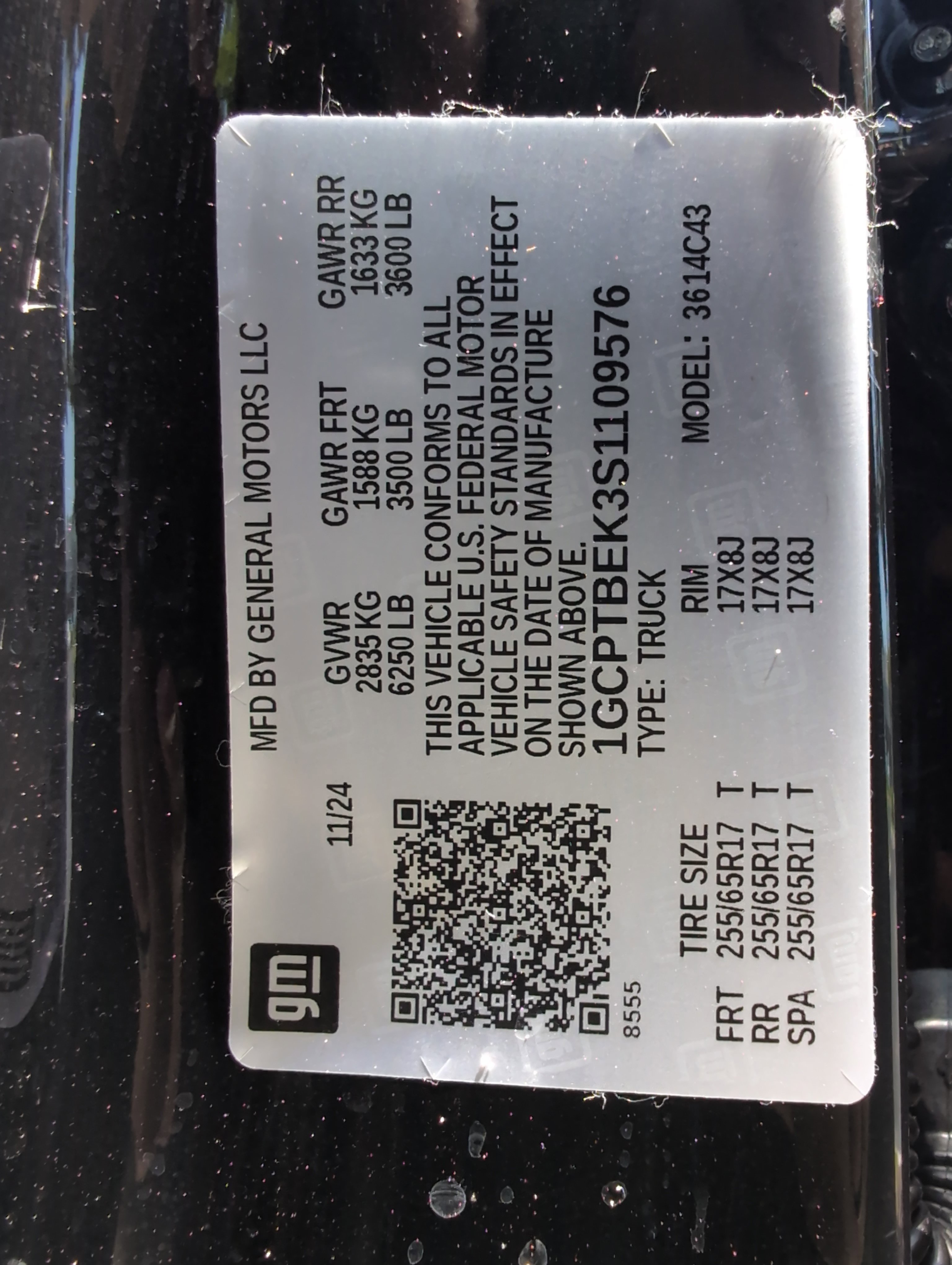 Used 2025 Chevrolet Colorado W/T AWD/4WD image 34
