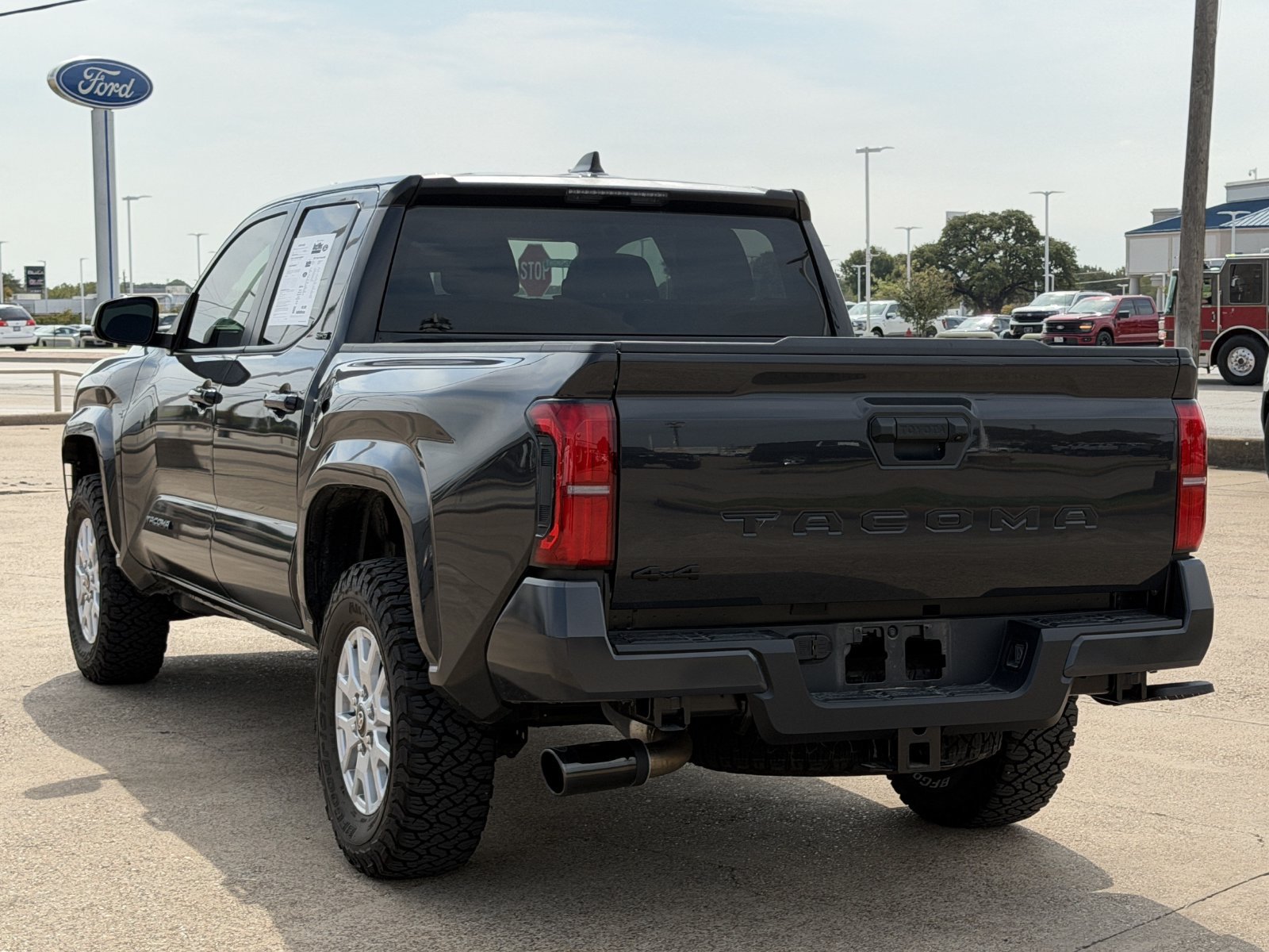 Used 2025 Toyota Tacoma SR5 AWD/4WD image 6