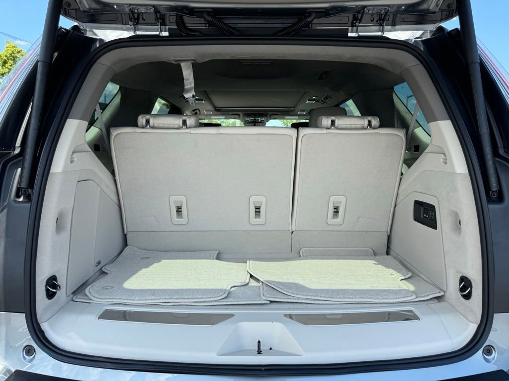 New 2026 Cadillac Escalade Platinum Sport w/ LPO, ONYX Package AWD/4WD image 37