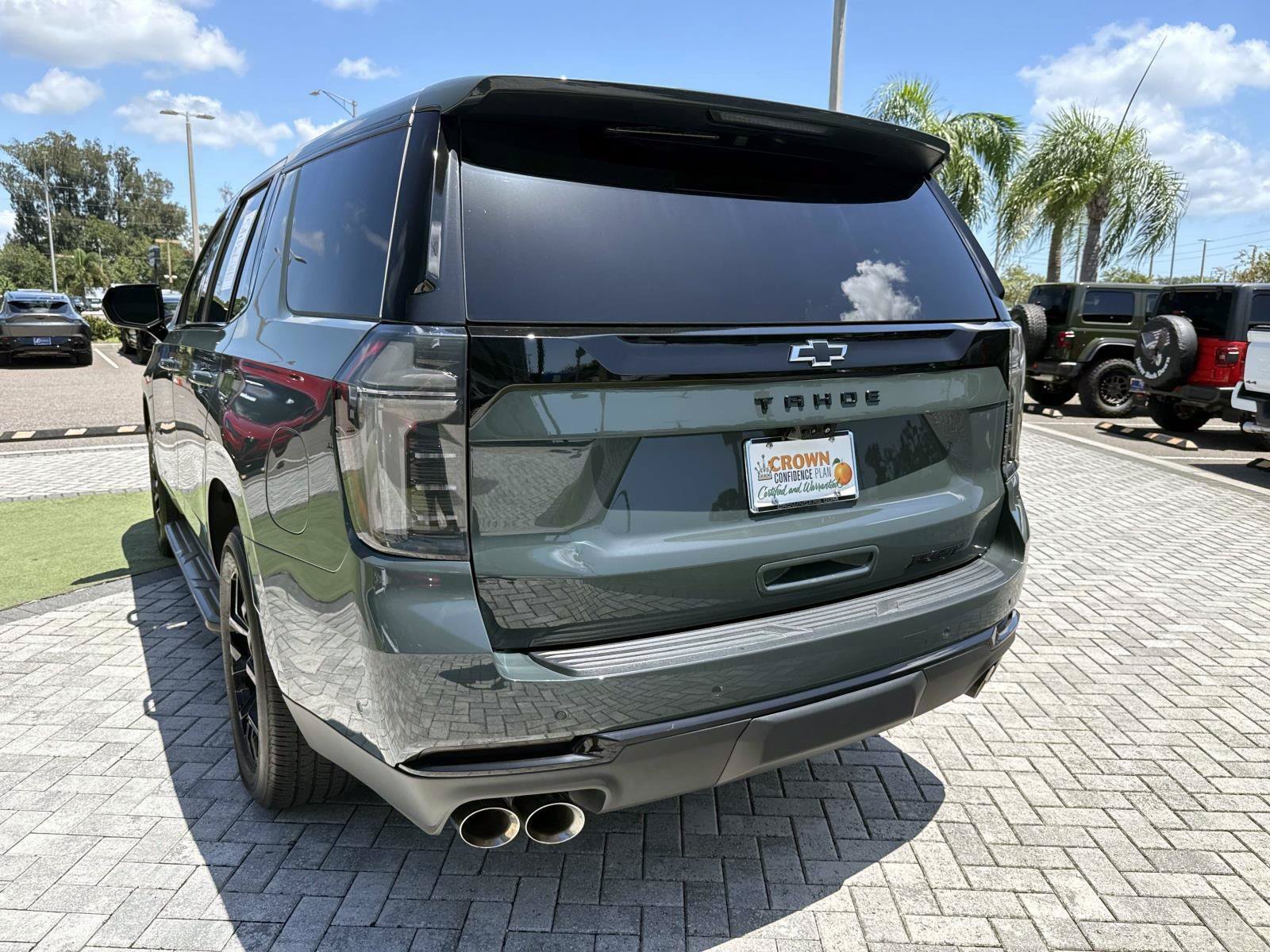 Used 2025 Chevrolet Tahoe RST w/ RST Performance Edition AWD/4WD image 9