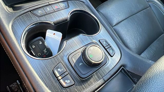 Used 2023 GMC Acadia SLT image 29