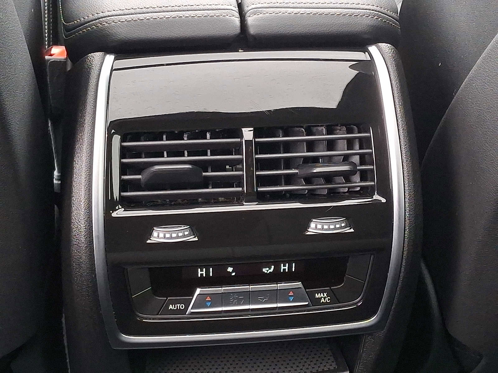 Certified 2025 BMW X5 xDrive40i w/ M Sport Package image 11