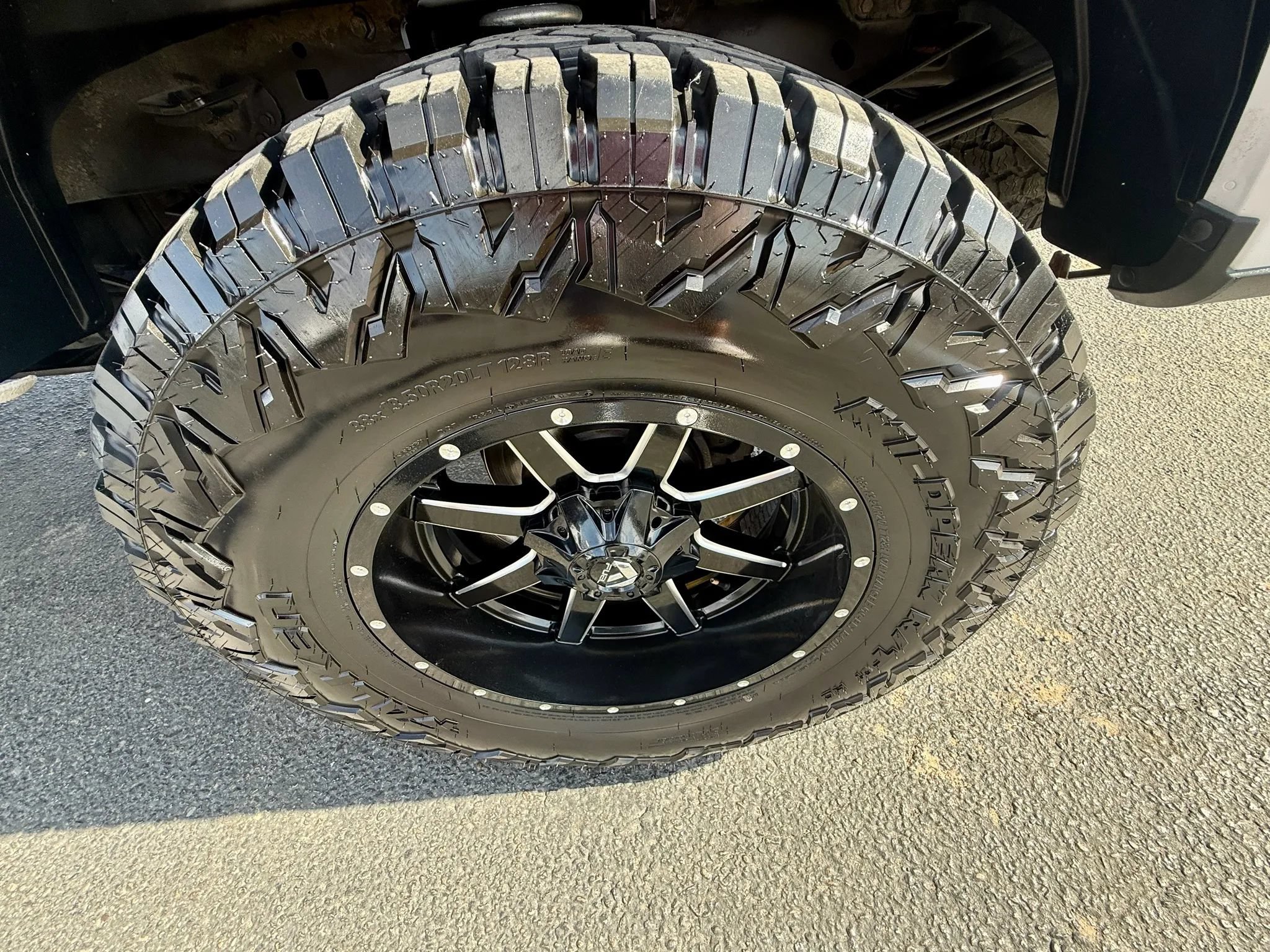 Used 2017 Ford F350 Platinum w/ Platinum Ultimate Package AWD/4WD image 26