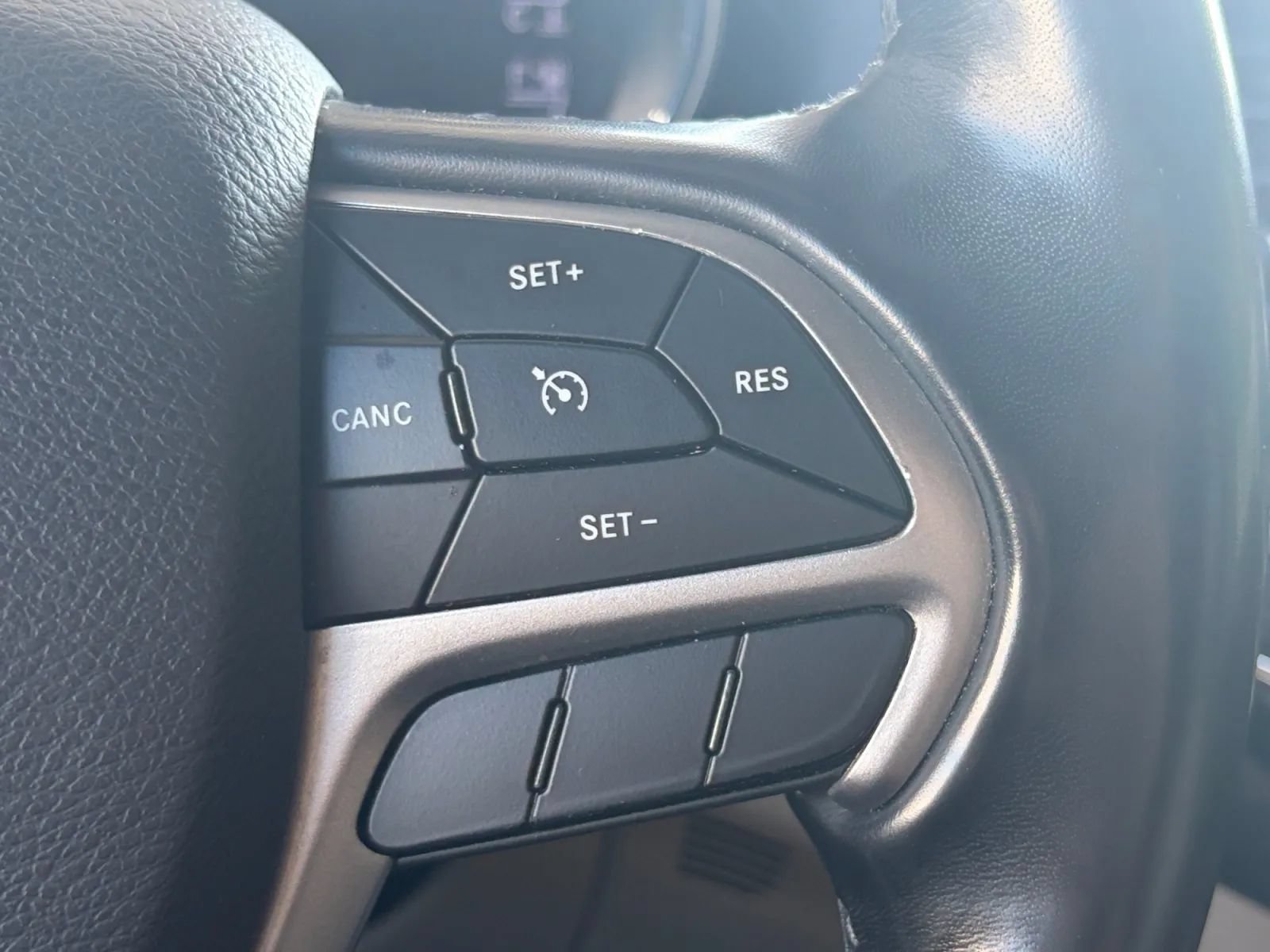 Used 2022 Jeep Grand Cherokee Laredo E AWD/4WD image 29