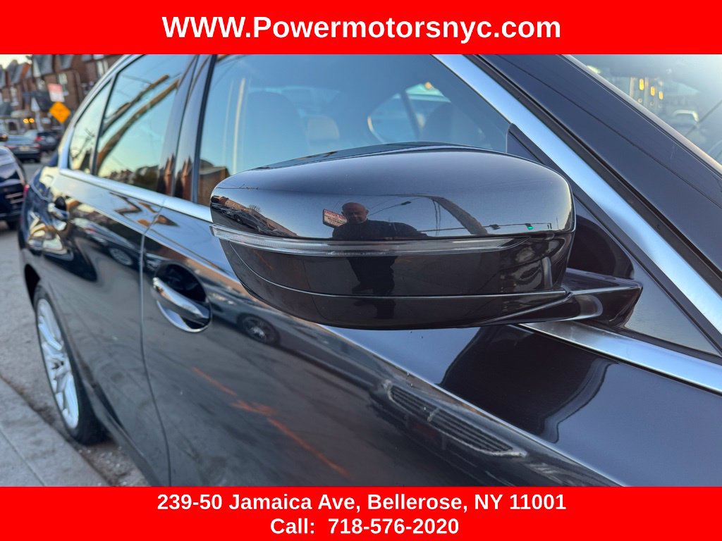 Used 2024 BMW 330i Sedan w/ Convenience Package RWD image 12