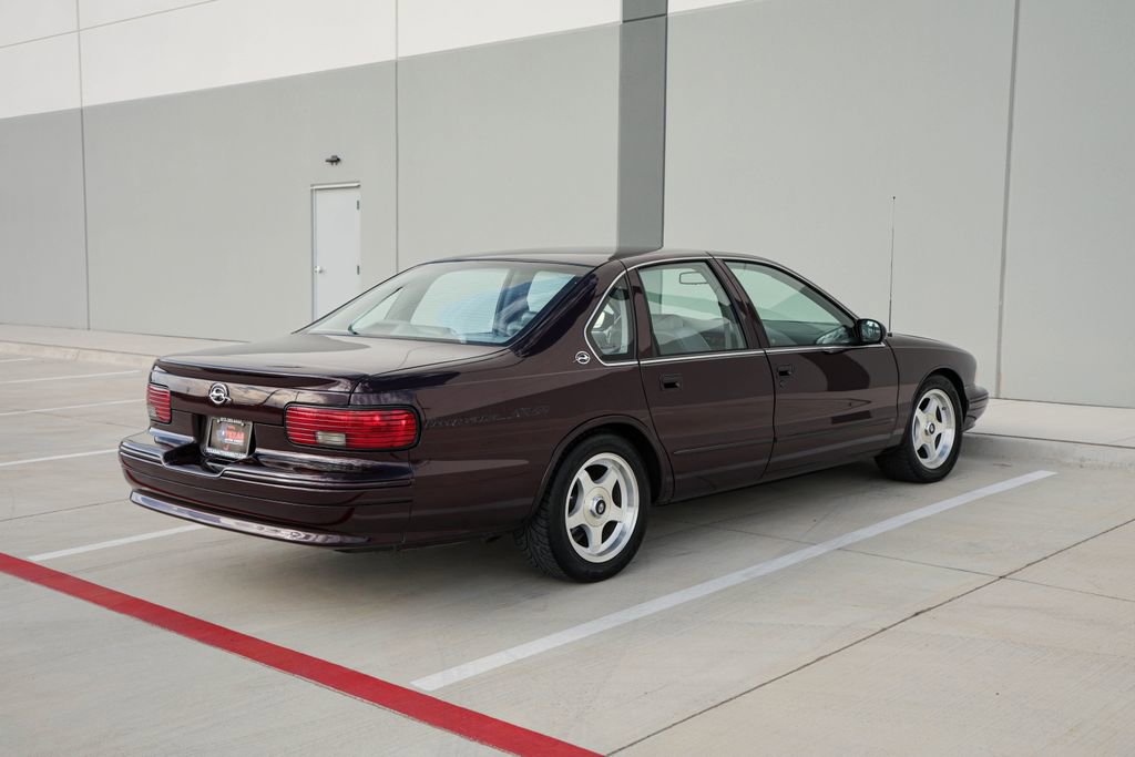 Used 1996 Chevrolet Impala SS RWD image 7