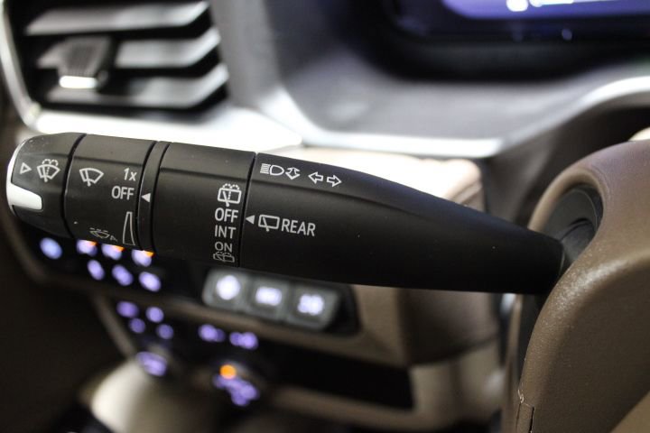Used 2024 GMC Yukon XL Denali AWD/4WD image 39