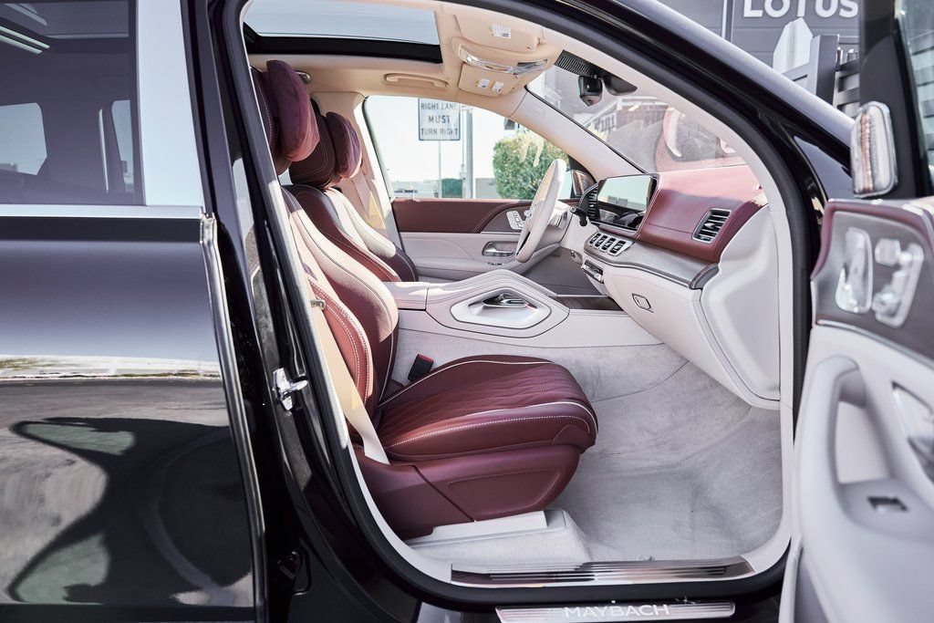 Used 2026 Mercedes-Benz Maybach GLS 600 4MATIC image 24