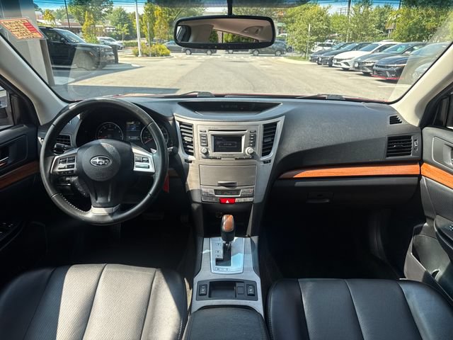 Used 2014 Subaru Outback 2.5i Limited w/ Moonroof Package AWD/4WD image 12