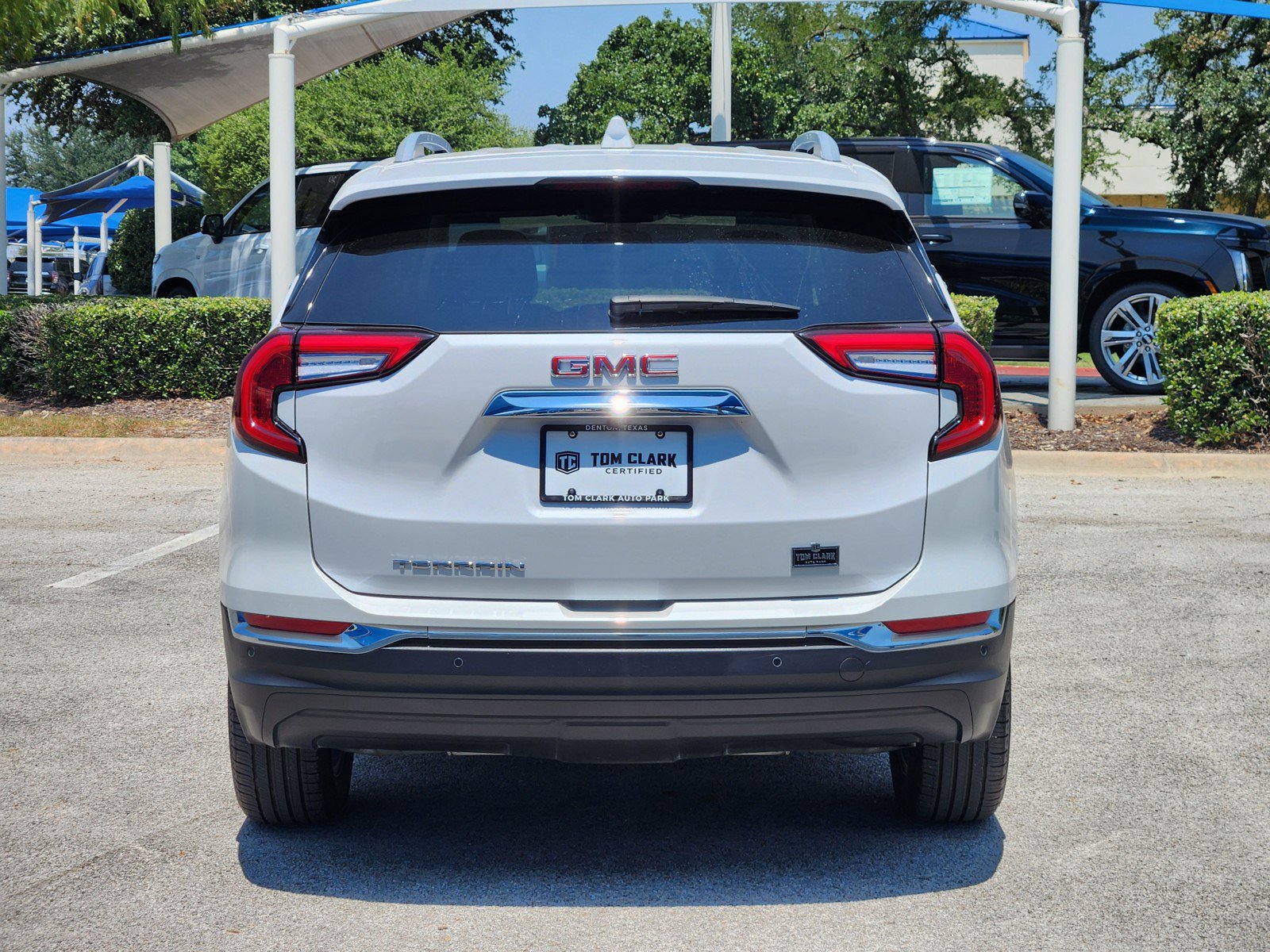 Used 2023 GMC Terrain SLT w/ LPO, Floor Liner Package FWD image 31