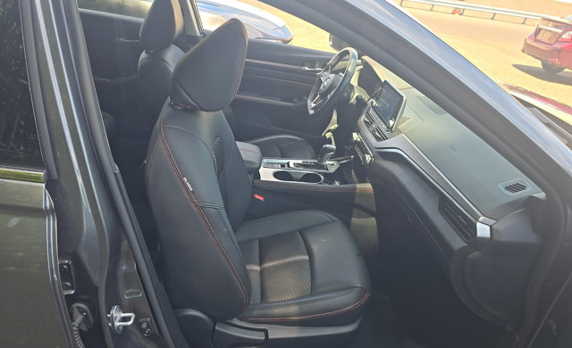 Used 2023 Nissan Altima 2.5 SR AWD/4WD image 10