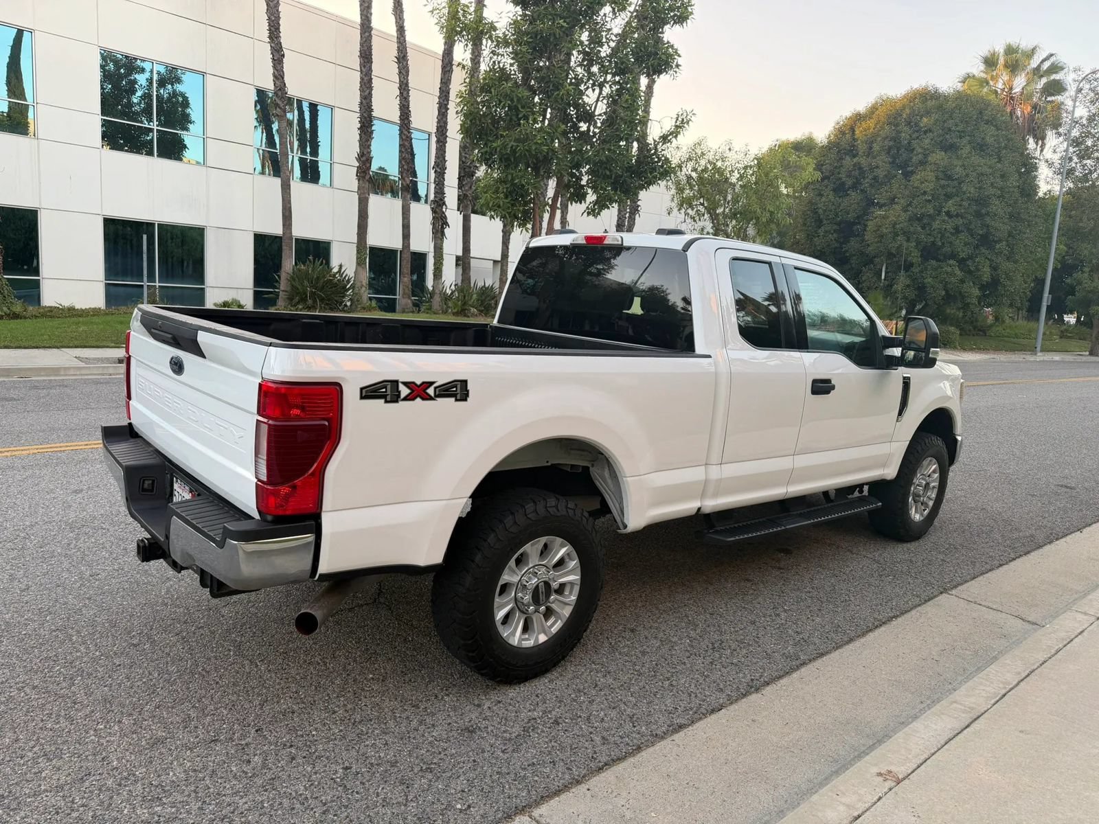 Used 2022 Ford F250 XLT AWD/4WD image 5