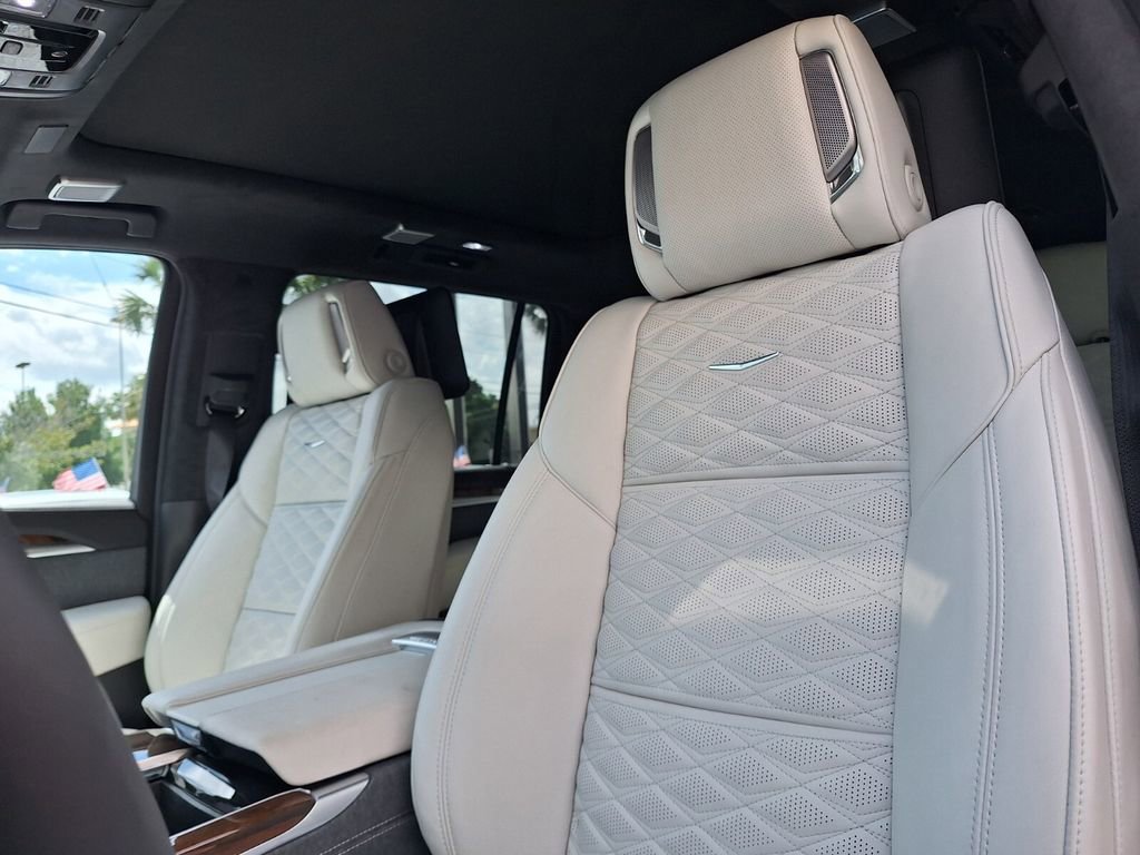 New 2026 Cadillac Escalade ESV Platinum Sport w/ LPO, ONYX Package AWD/4WD image 25