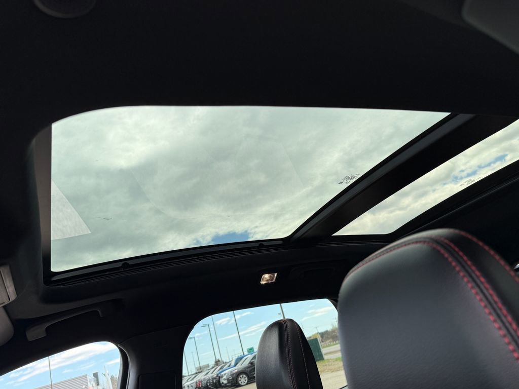 Used 2025 Ford Escape ST-Line Elite w/ Premium Technology Package AWD/4WD image 7