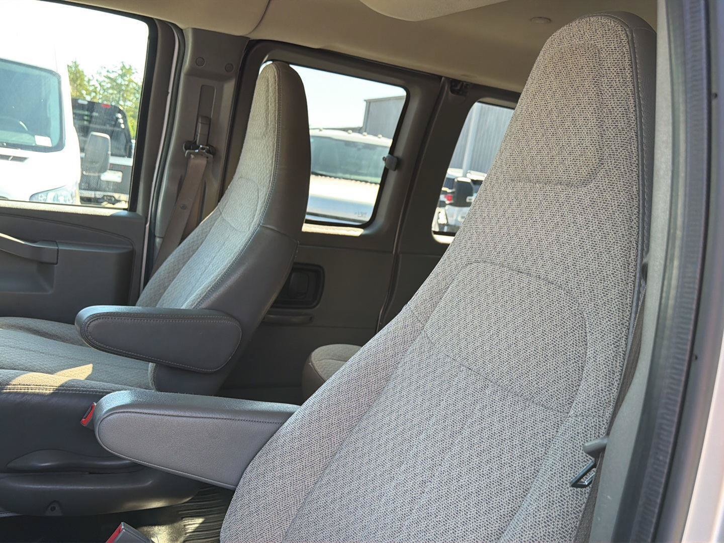 Used 2023 Chevrolet Express 3500 LS w/ Chrome Appearance Package RWD image 23