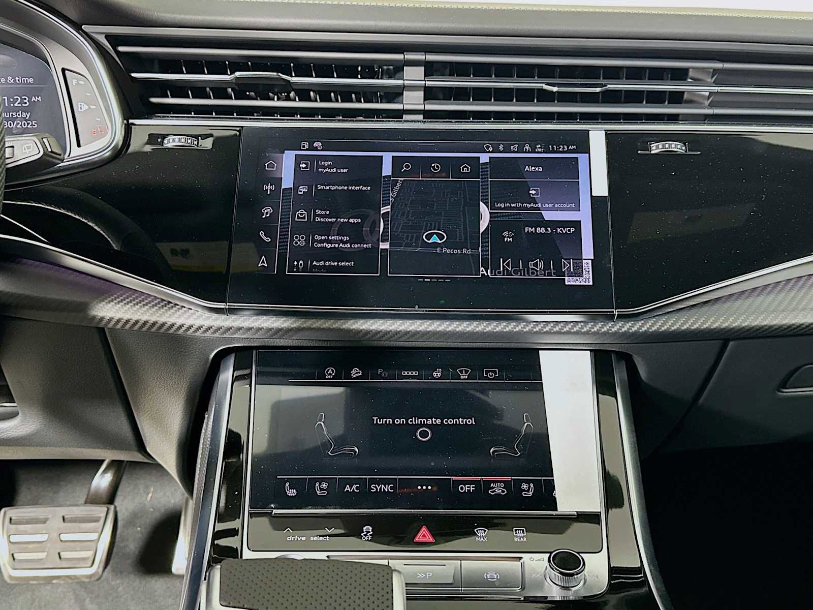 New 2026 Audi SQ8 Prestige image 13