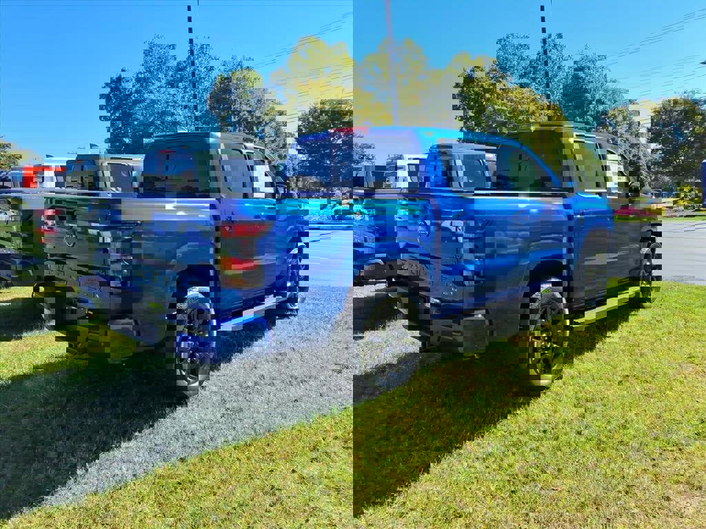 New 2026 Nissan Frontier SV image 3