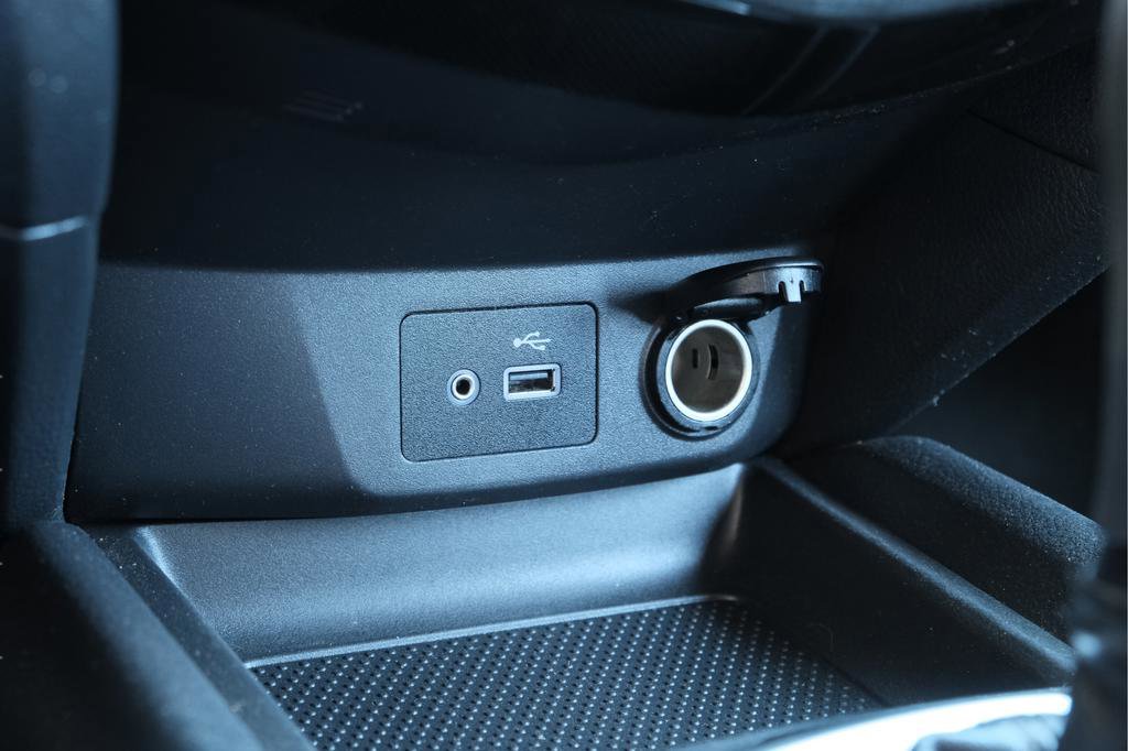 Used 2020 Nissan Rogue S FWD image 14