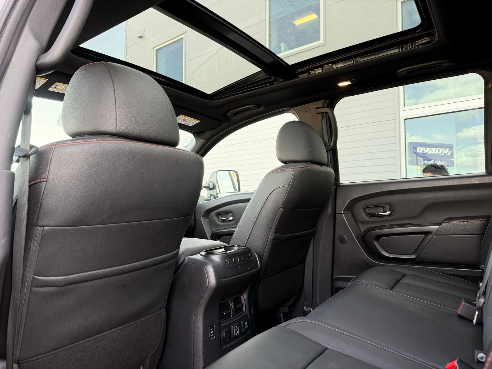 Used 2023 Nissan Titan PRO-4X w/ Pro-4x Convenience Package AWD/4WD image 30