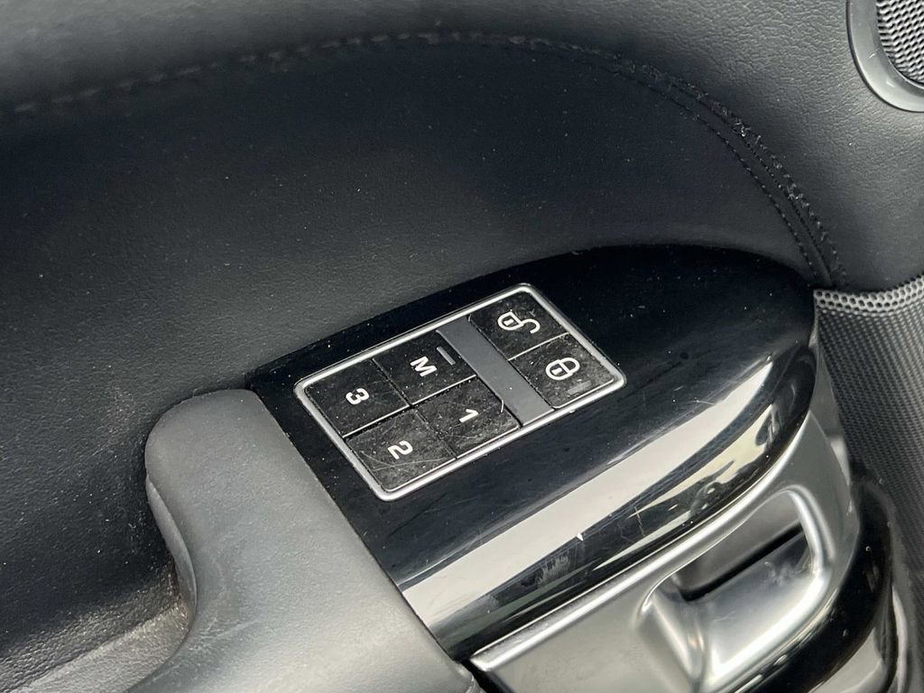 Used 2015 Land Rover Range Rover Supercharged AWD/4WD image 21