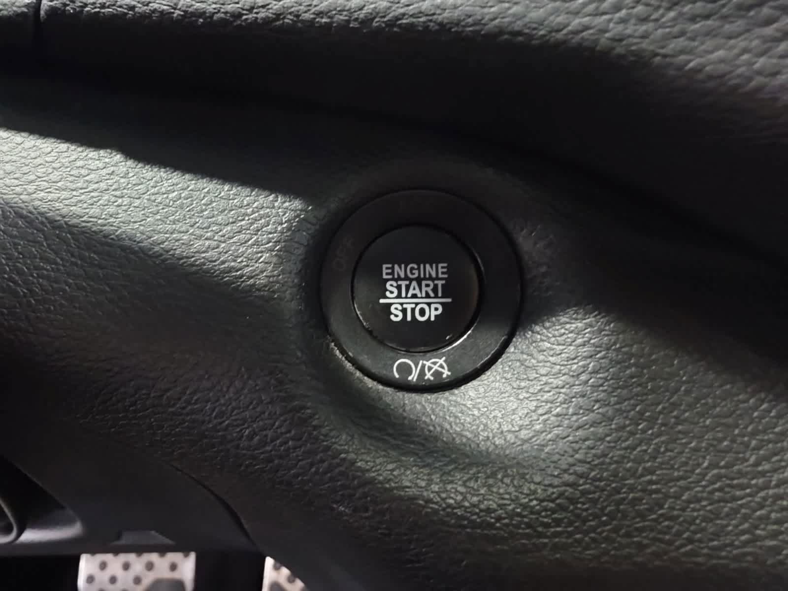 Used 2017 Jeep Cherokee Trailhawk w/ Comfort & Convenience Group AWD/4WD image 22