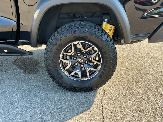 Used 2024 Chevrolet Colorado ZR2 w/ Technology Package AWD/4WD image 14